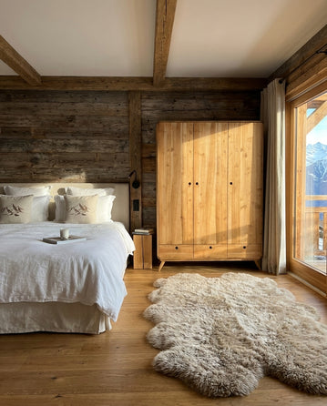 ARMOIRE