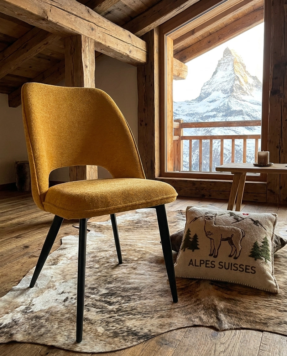 CHAISE ROXANE